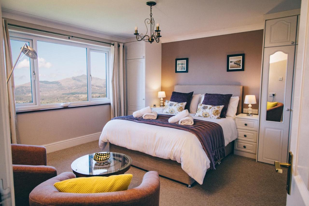 Ferlas Bed&Breakfast Penrhyndeudreath Exterior foto