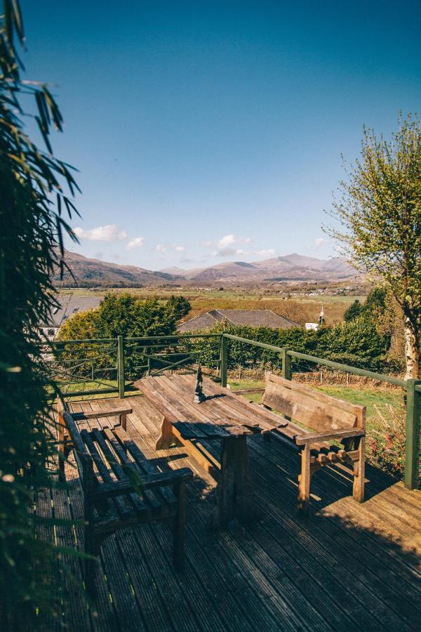 Ferlas Bed&Breakfast Penrhyndeudreath Exterior foto
